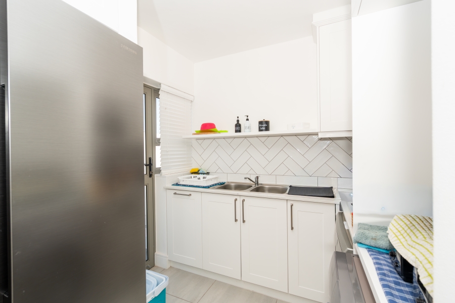 5 Bedroom Property for Sale in Paradise Beach Western Cape